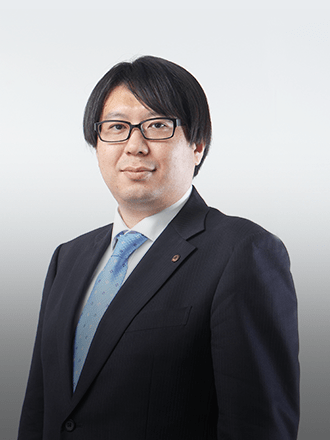 管理統括部 2002年入社 山根初